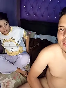 flacaardiente69 online show from September 10, 2025, 1:48 am