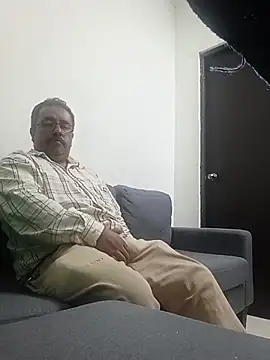 Snapshot of HomHot47 chatting on October 14, 2025, 2:23 am HomHot47 online show from October 14, 2025, 2:23 am