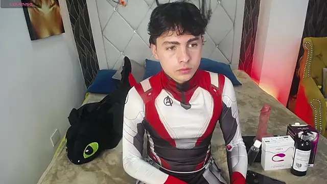 Snapshot of SamuFOXXX chatting on October 28, 2025, 8:30 pm SamuFOXXX online show from October 28, 2025, 8:30 pm