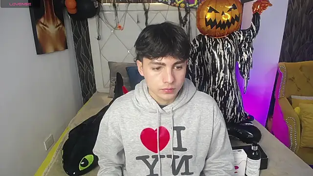 Snapshot of SamuFOXXX chatting on October 29, 2025, 8:08 pm SamuFOXXX online show from October 29, 2025, 8:08 pm