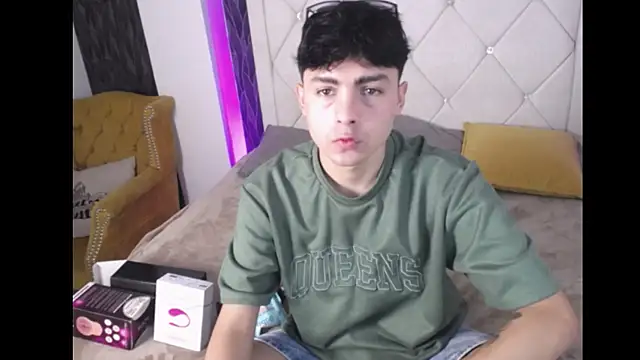 Snapshot of SamuFOXXX chatting on September 29, 2025, 8:25 pm SamuFOXXX online show from September 29, 2025, 8:25 pm