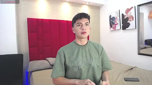 Snapshot of Cady_Hot chatting on October 15, 2025, 8:06 pm Cady Hot online show from October 15, 2025, 8:06 pm