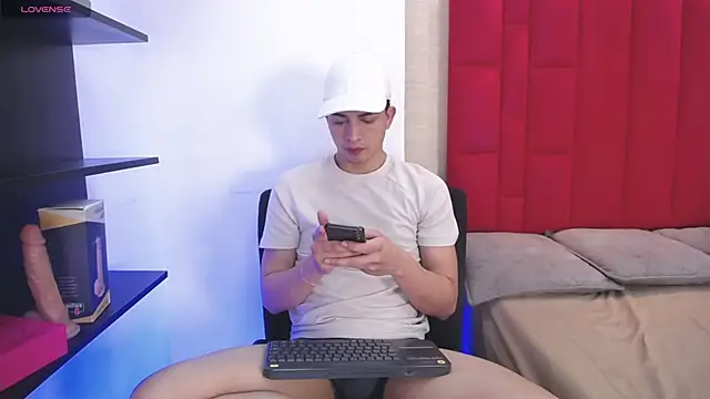 Snapshot of Cady_Hot chatting on October 13, 2025, 8:21 pm Cady Hot online show from October 13, 2025, 8:21 pm