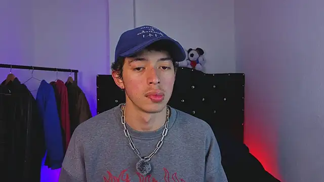 Snapshot of Otter_Star chatting on September 17, 2025, 5:09 am Otter Star online show from September 17, 2025, 5:09 am