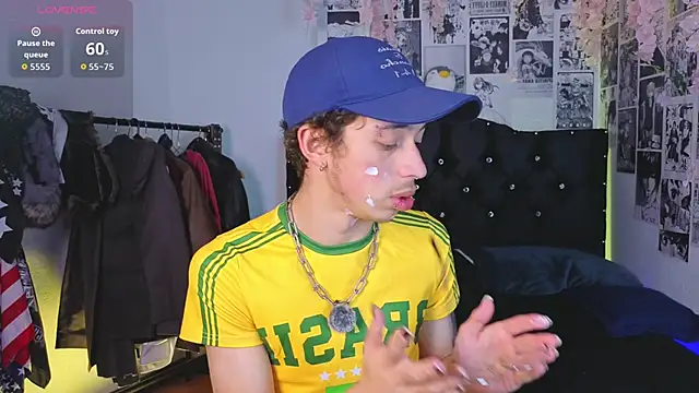 Snapshot of Otter_Star chatting on September 25, 2025, 4:18 am Otter Star online show from September 25, 2025, 4:18 am