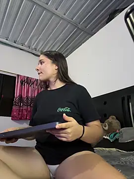 Snapshot of Ashley_and_Zoe chatting on October 7, 2025, 12:00 am Ashley and Zoe online show from October 7, 2025, 12:00 am