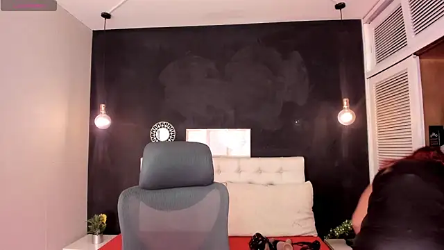 Eva hot 1 online show from March 28, 2026, 7:04 pm