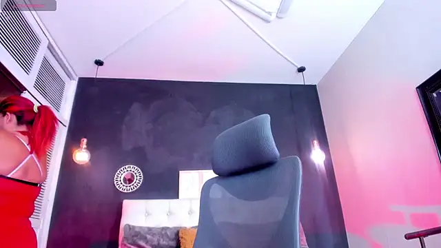 Snapshot of Eva_hot_1 chatting on February 14, 2026, 1:00 pm Eva hot 1 online show from February 14, 2026, 1:00 pm