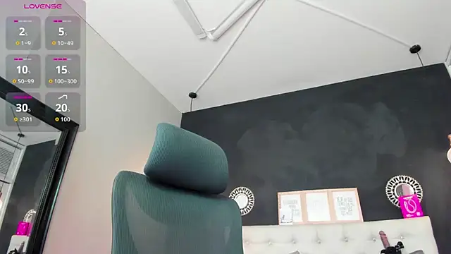 Snapshot of Eva_hot_1 chatting on October 14, 2025, 1:12 pm Eva hot 1 online show from October 14, 2025, 1:12 pm