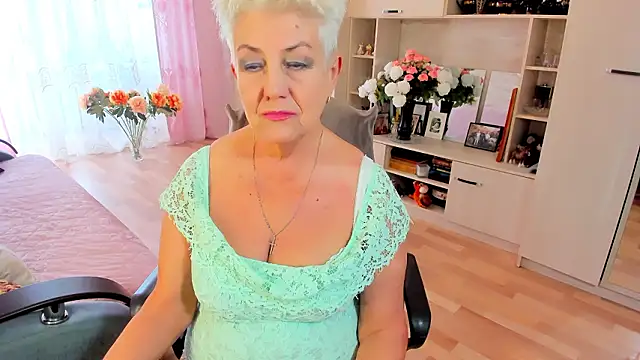 HotandMature online show from March 4, 2026, 11:07 am