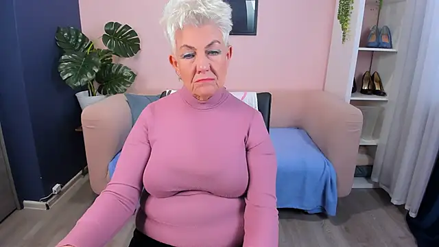 Snapshot of HotandMature chatting on October 17, 2025, 8:39 am HotandMature online show from October 17, 2025, 8:39 am