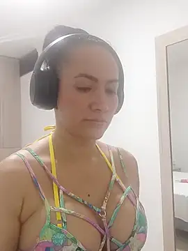 Snapshot of Anilina1212 chatting on October 28, 2025, 4:24 am Anilina1212 online show from October 28, 2025, 4:24 am