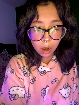 Snapshot of Valen-Foxx chatting on September 20, 2025, 5:23 am Valen-Foxx online show from September 20, 2025, 5:23 am