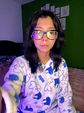 Snapshot of Valen-Foxx chatting on October 3, 2025, 5:53 am Valen-Foxx online show from October 3, 2025, 5:53 am