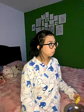 Snapshot of Valen-Foxx chatting on October 9, 2025, 5:52 am Valen-Foxx online show from October 9, 2025, 5:52 am