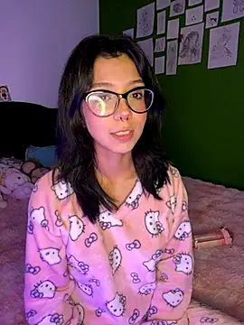 Snapshot of Valen-Foxx chatting on October 4, 2025, 5:31 am Valen-Foxx online show from October 4, 2025, 5:31 am