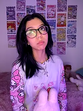 Snapshot of Valen-Foxx chatting on October 23, 2025, 5:44 pm Valen-Foxx online show from October 23, 2025, 5:44 pm