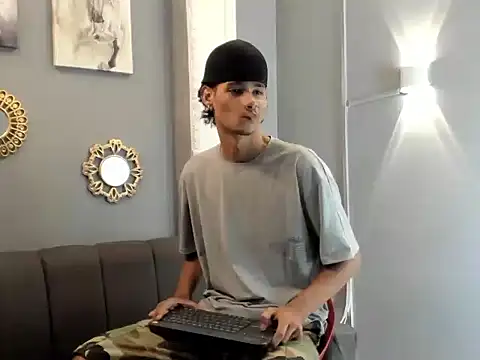 Snapshot of kenix_777 chatting on October 18, 2025, 11:07 pm kenix 777 online show from October 18, 2025, 11:07 pm