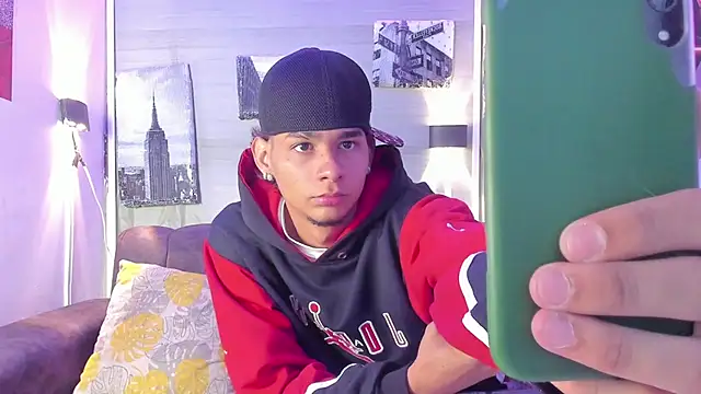 Snapshot of kenix_777 chatting on September 27, 2025, 8:04 pm kenix 777 online show from September 27, 2025, 8:04 pm