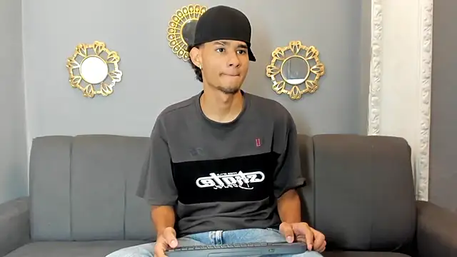 Snapshot of kenix_777 chatting on September 19, 2025, 3:43 am kenix 777 online show from September 19, 2025, 3:43 am