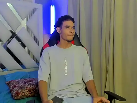 Snapshot of kenix_777 chatting on October 9, 2025, 7:58 pm kenix 777 online show from October 9, 2025, 7:58 pm