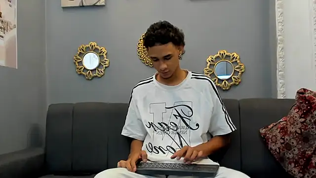 Snapshot of kenix_777 chatting on September 29, 2025, 12:06 am kenix 777 online show from September 29, 2025, 12:06 am