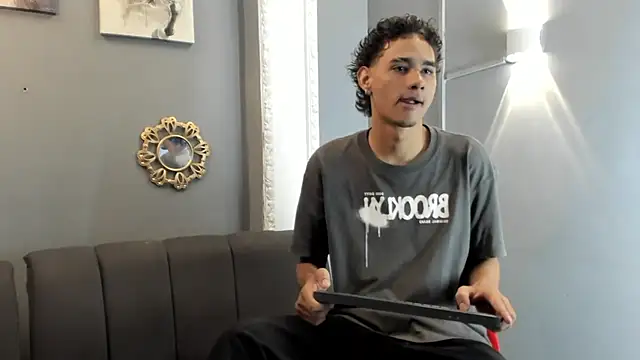 Snapshot of kenix_777 chatting on October 21, 2025, 7:46 pm kenix 777 online show from October 21, 2025, 7:46 pm