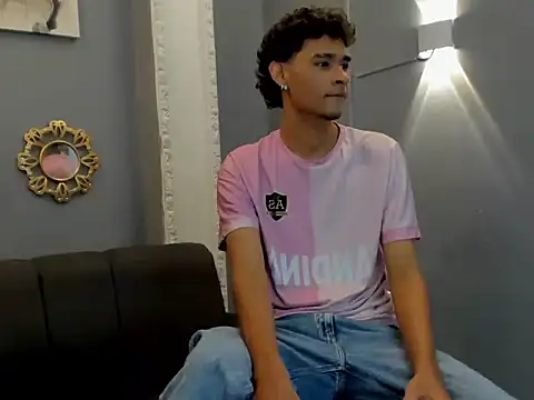 Snapshot of kenix_777 chatting on October 23, 2025, 7:45 pm kenix 777 online show from October 23, 2025, 7:45 pm