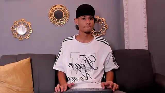 Snapshot of kenix_777 chatting on September 21, 2025, 3:44 am kenix 777 online show from September 21, 2025, 3:44 am