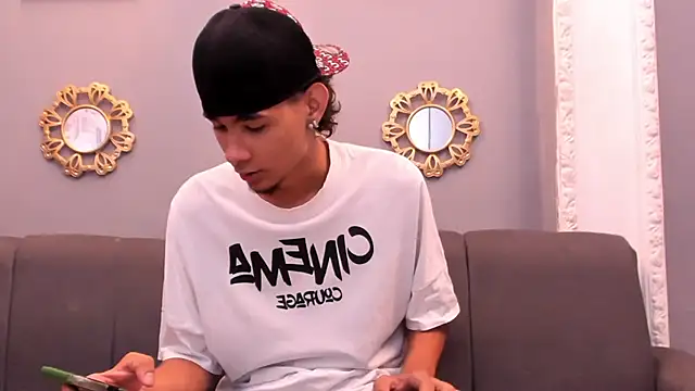 Snapshot of kenix_777 chatting on October 4, 2025, 3:30 am kenix 777 online show from October 4, 2025, 3:30 am