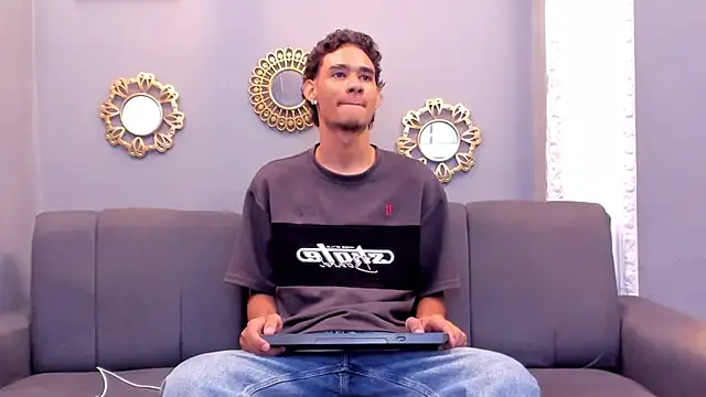 Snapshot of kenix_777 chatting on October 1, 2025, 3:33 am kenix 777 online show from October 1, 2025, 3:33 am