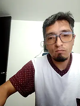 eduardohot15 80 online show from September 9, 2025, 3:49 am