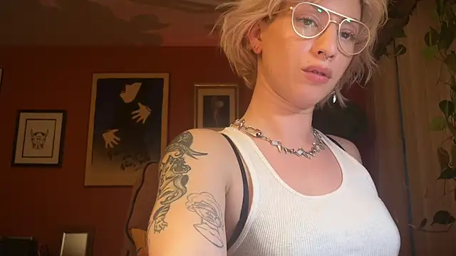 Snapshot of odessa-thorne chatting on January 7, 2026, 7:24 am odessa-thorne online show from January 7, 2026, 7:24 am