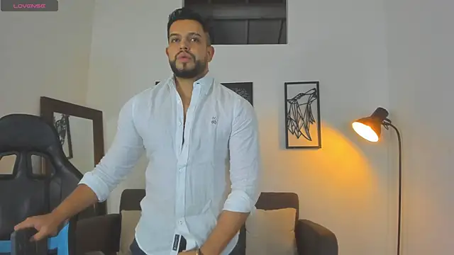 Snapshot of Justin_kingX7 chatting on October 15, 2025, 10:18 pm Justin kingX7 online show from October 15, 2025, 10:18 pm