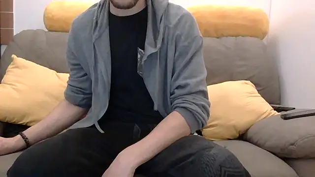 Amicisegreti online show from December 16, 2025, 6:28 am