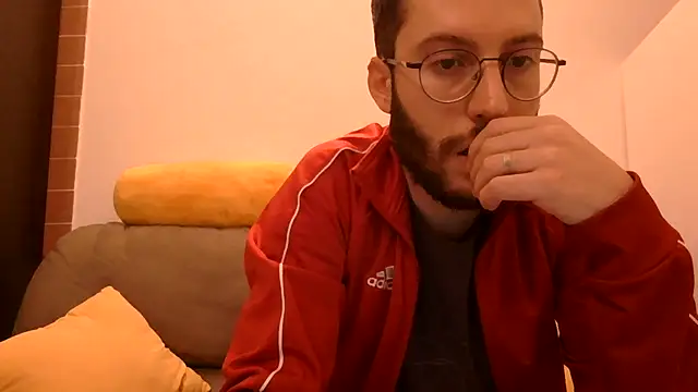 Amicisegreti online show from December 2, 2025, 5:58 pm