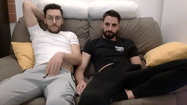 Amicisegreti online show from March 25, 2026, 9:24 pm