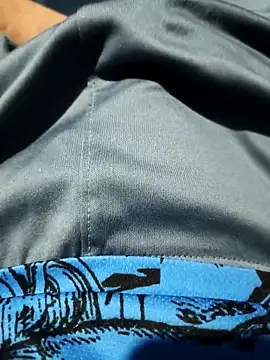 Snapshot of Aaia93 chatting on October 15, 2025, 6:54 am Aaia93 online show from October 15, 2025, 6:54 am