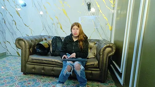 Olivia11  online show from December 23, 2025, 10:47 am