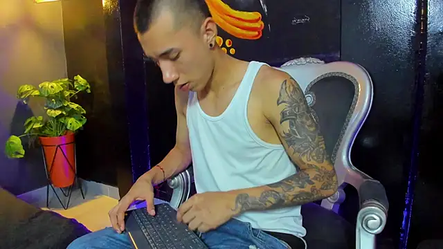 Justin Lakee online show from October 1, 2025, 11:19 pm