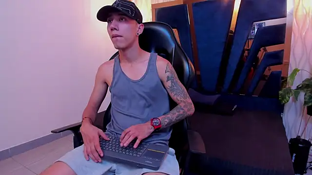 Justin Lakee online show from October 6, 2025, 11:16 pm