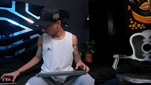 Justin Lakee online show from October 20, 2025, 11:16 pm