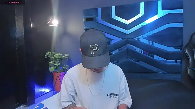 Justin Lakee online show from October 3, 2025, 11:17 pm