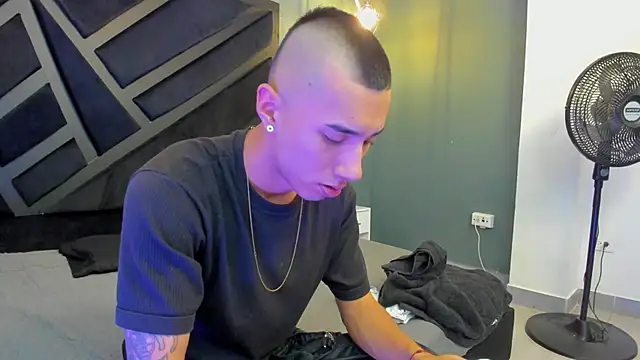 Justin Lakee online show from September 22, 2025, 11:11 pm