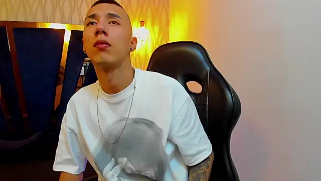 Justin Lakee online show from October 9, 2025, 11:05 pm