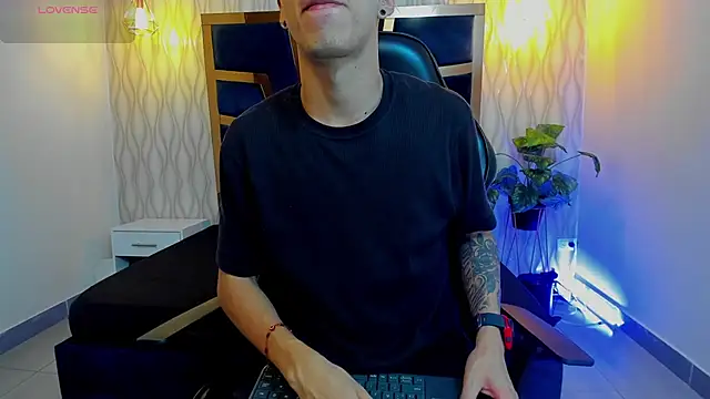 Justin Lakee online show from October 10, 2025, 11:16 pm