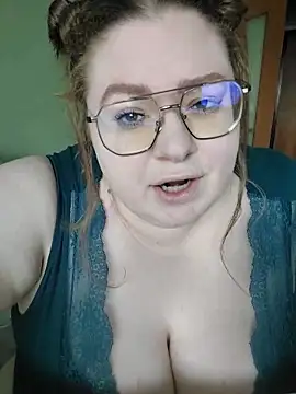 Chloe SSBBW online show from September 10, 2025, 4:11 am