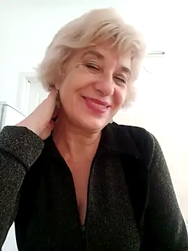 Snapshot of 52MiaLove02 chatting on October 2, 2025, 5:00 am 52MiaLove02 online show from October 2, 2025, 5:00 am