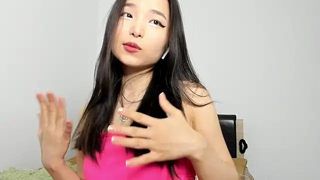 Soyun Mia online show from February 3, 2026, 1:38 pm