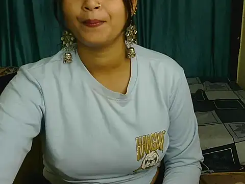 Snapshot of priya-kumari22 chatting on October 8, 2025, 4:25 am priya-kumari22 online show from October 8, 2025, 4:25 am